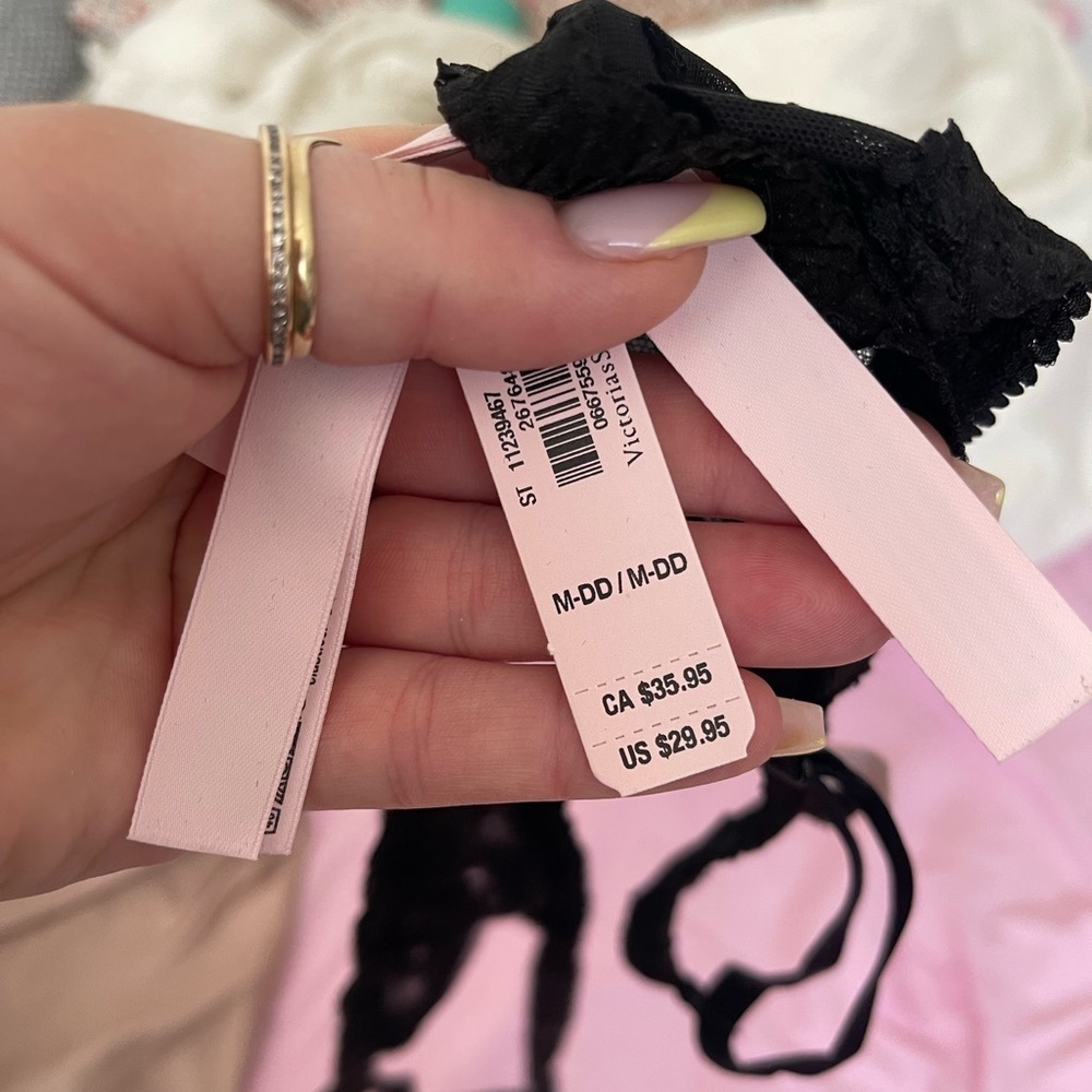 Victoria's Secret Black Lace Bra - Picture 3 of 4